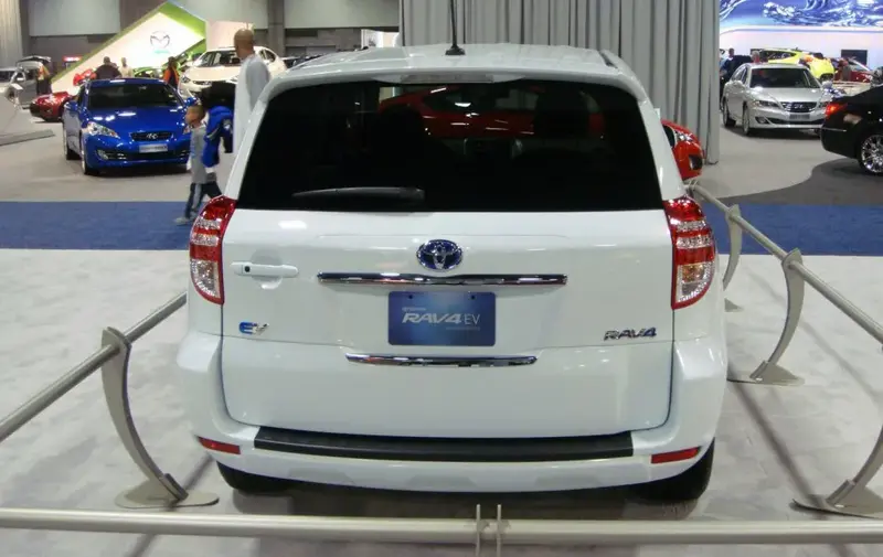 Toyota RAV4 - 4