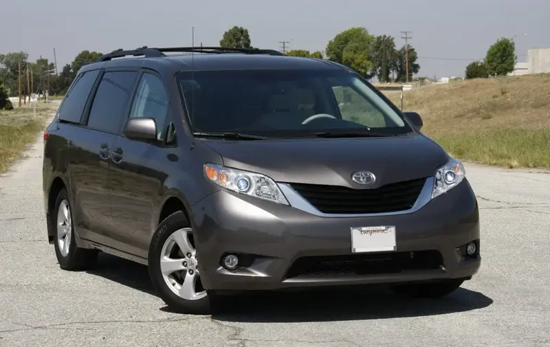 Toyota Sienna Sienna III