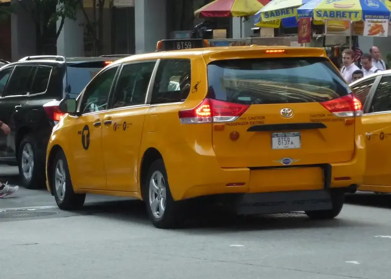 Toyota Sienna - 2