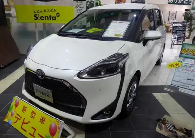 Toyota Sienta Sienta II (facelift 2018)