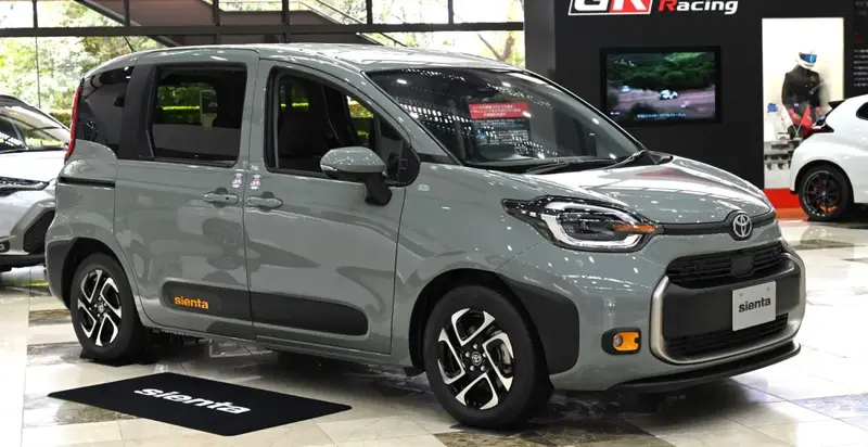 Toyota Sienta Sienta III