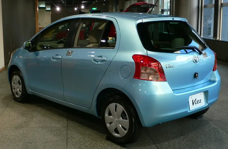 Toyota Vitz - 2