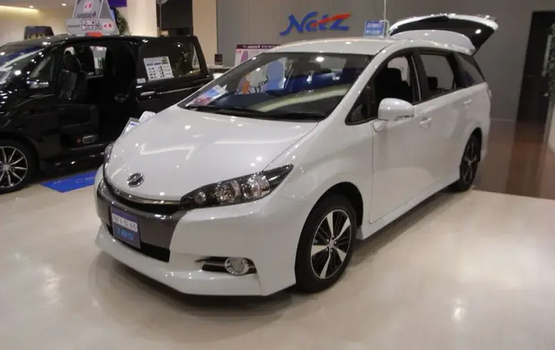 Toyota Wish Wish II (facelift 2012)
