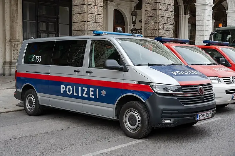 Volkswagen Caravelle - 2