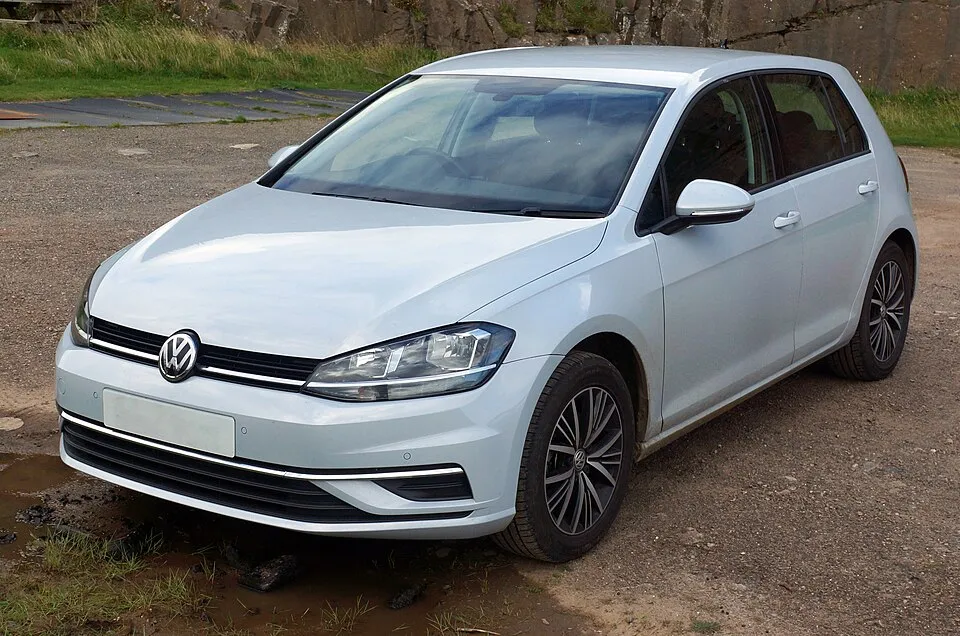 Volkswagen Golf - 2