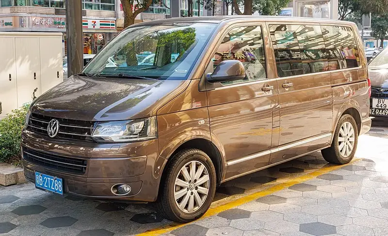 Volkswagen Multivan - 2