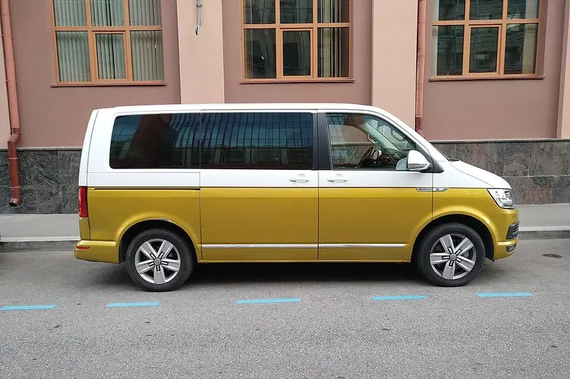Volkswagen Multivan - 2