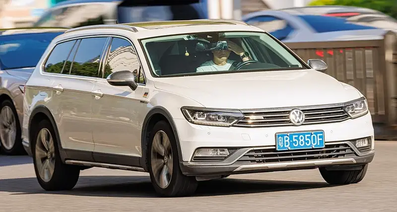 Volkswagen Passat - 2