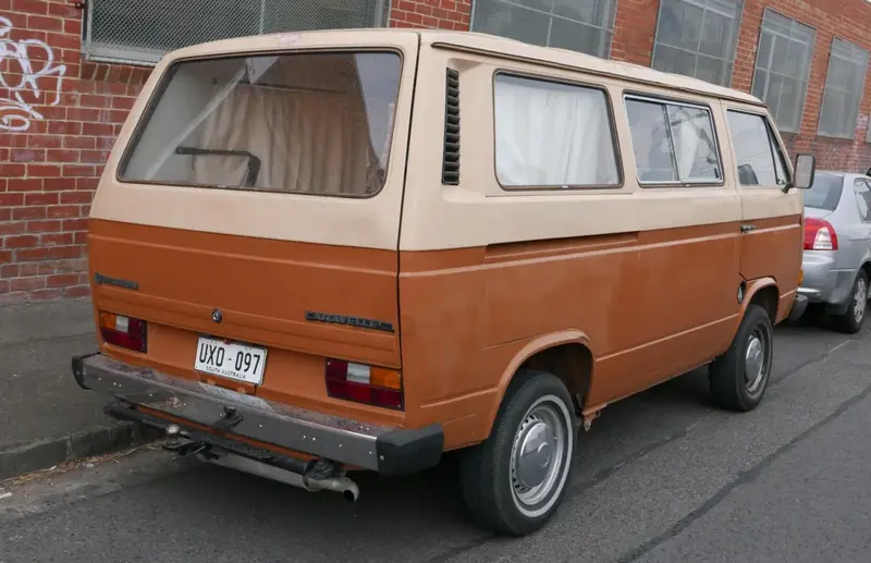 Volkswagen Caravelle - 2