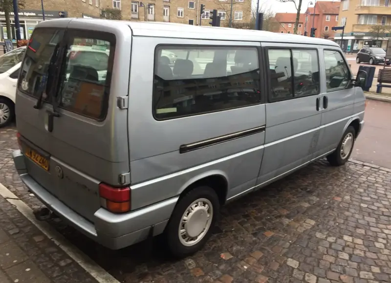 Volkswagen Caravelle - 2