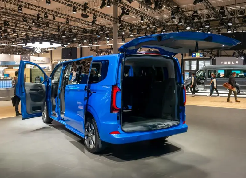 Volkswagen Caravelle - 3