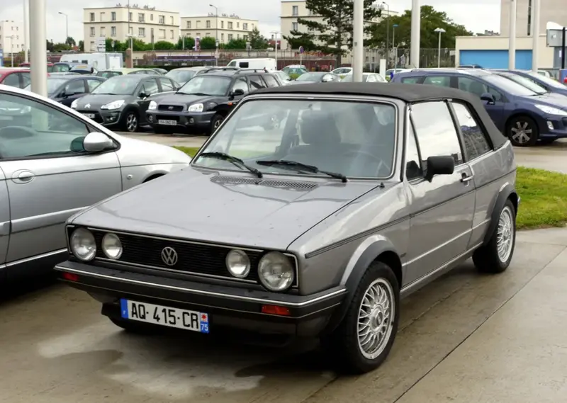 Volkswagen Golf - 2