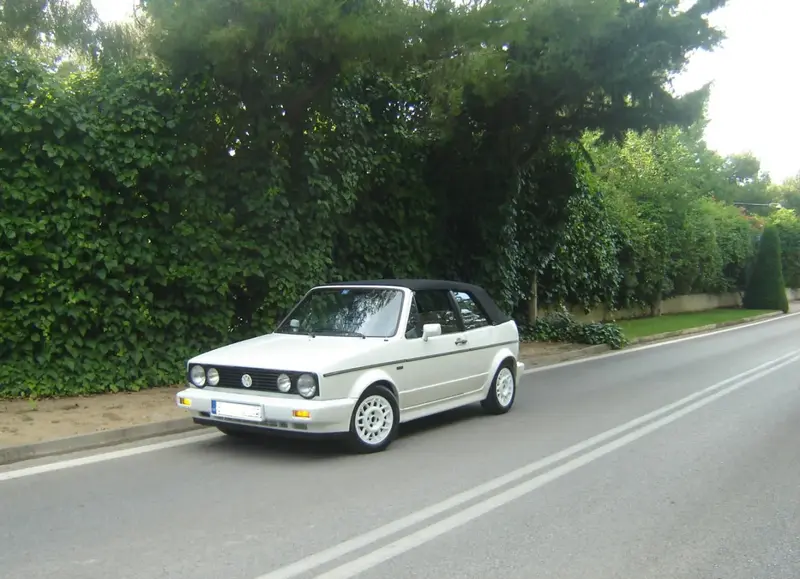 Volkswagen Golf - 6