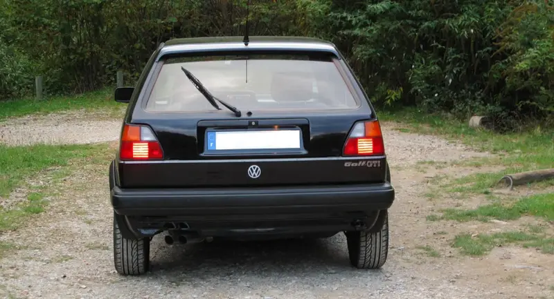 Volkswagen Golf - 6