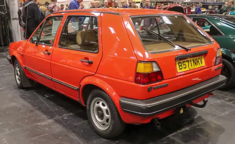 Volkswagen Golf - 2