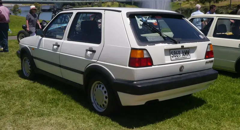 Volkswagen Golf - 4