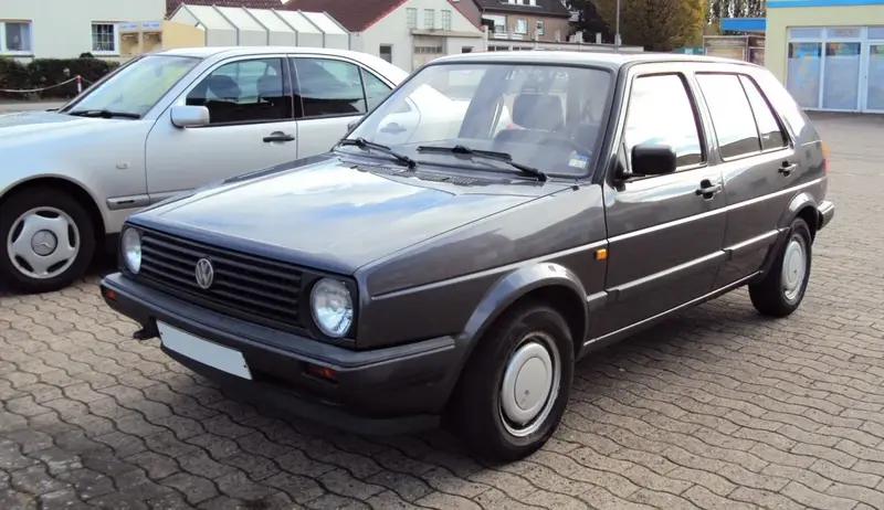 Volkswagen Golf - 6