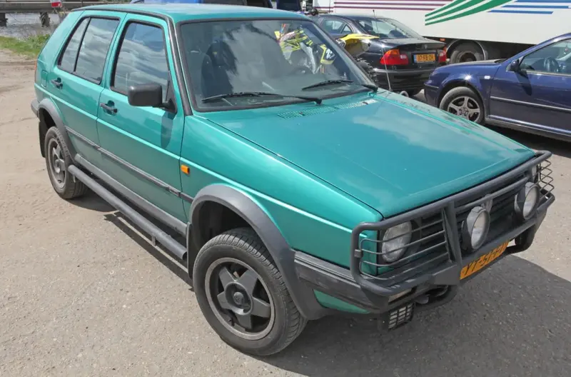 Volkswagen Golf - 2