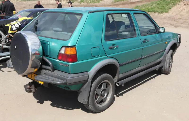 Volkswagen Golf - 3