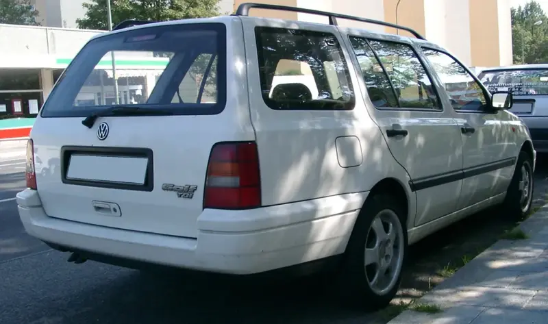 Volkswagen Golf - 2