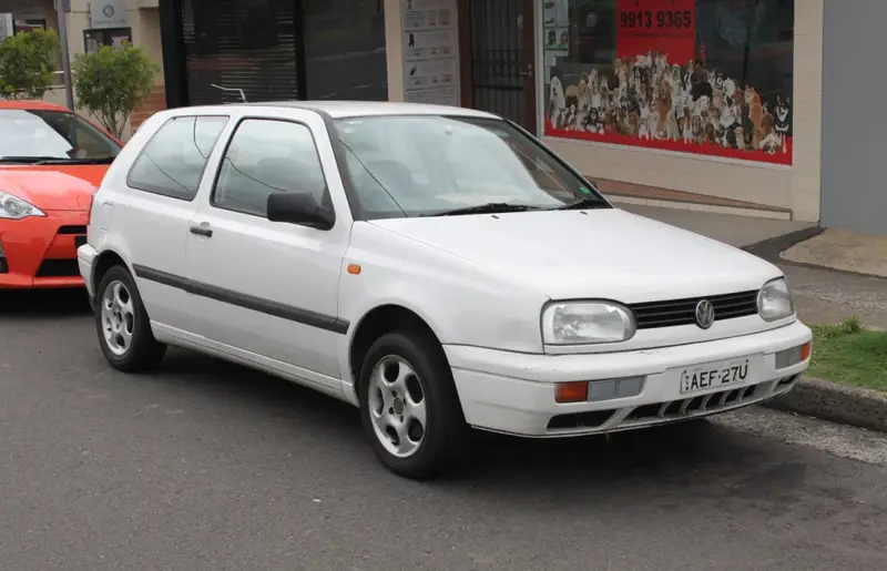 Volkswagen Golf - 2