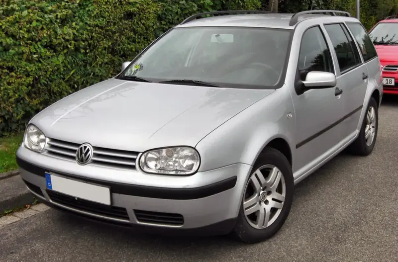 Volkswagen Golf - 3