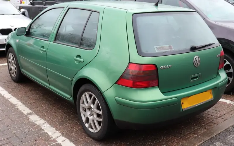 Volkswagen Golf - 4