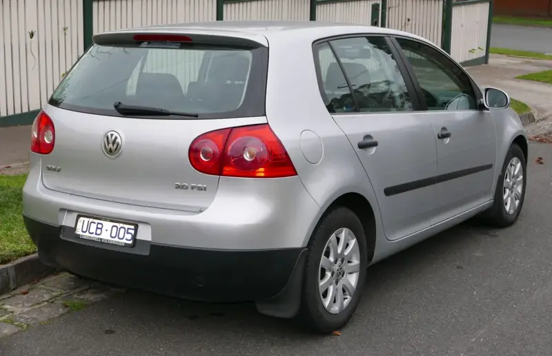 Volkswagen Golf - 4
