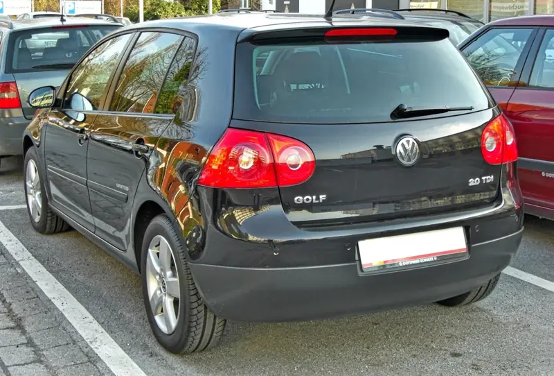 Volkswagen Golf - 6