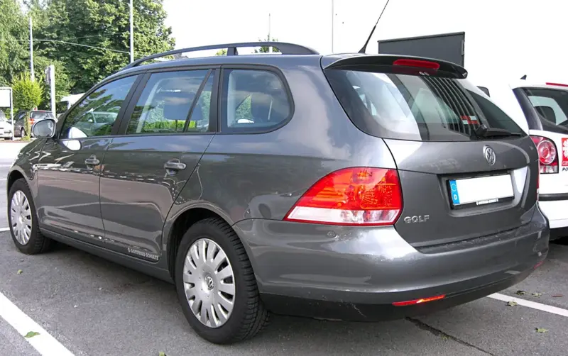 Volkswagen Golf - 2