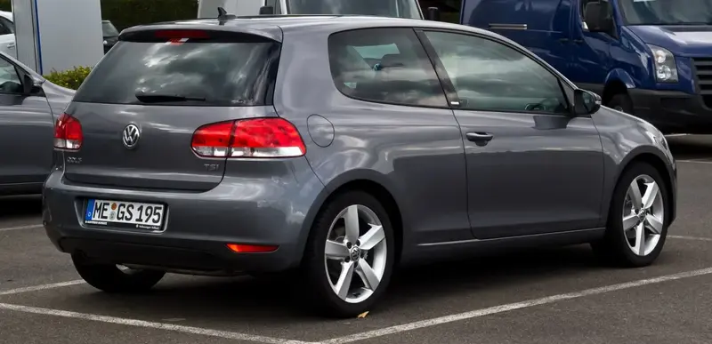 Volkswagen Golf - 2