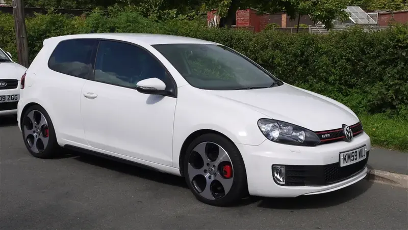 Volkswagen Golf - 5
