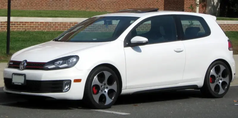 Volkswagen Golf - 6