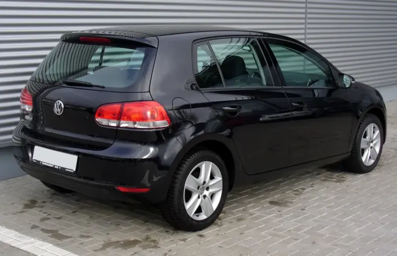 Volkswagen Golf - 2