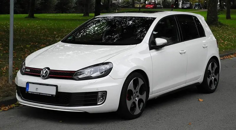 Volkswagen Golf - 5
