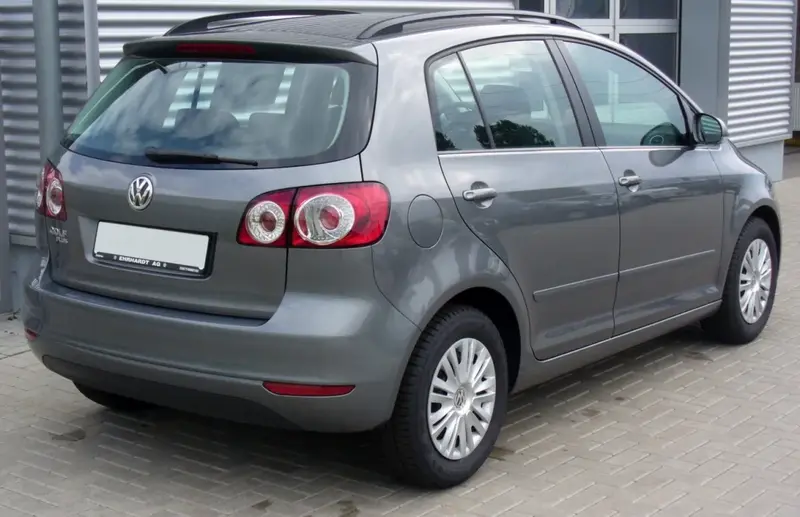 Volkswagen Golf - 2