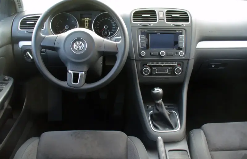 Volkswagen Golf - 3