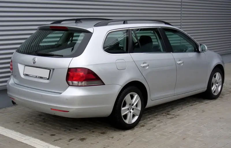 Volkswagen Golf - 5