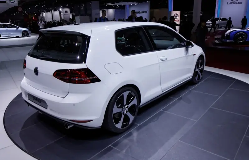 Volkswagen Golf - 3