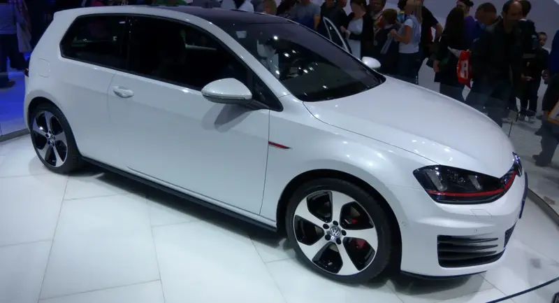 Volkswagen Golf - 5