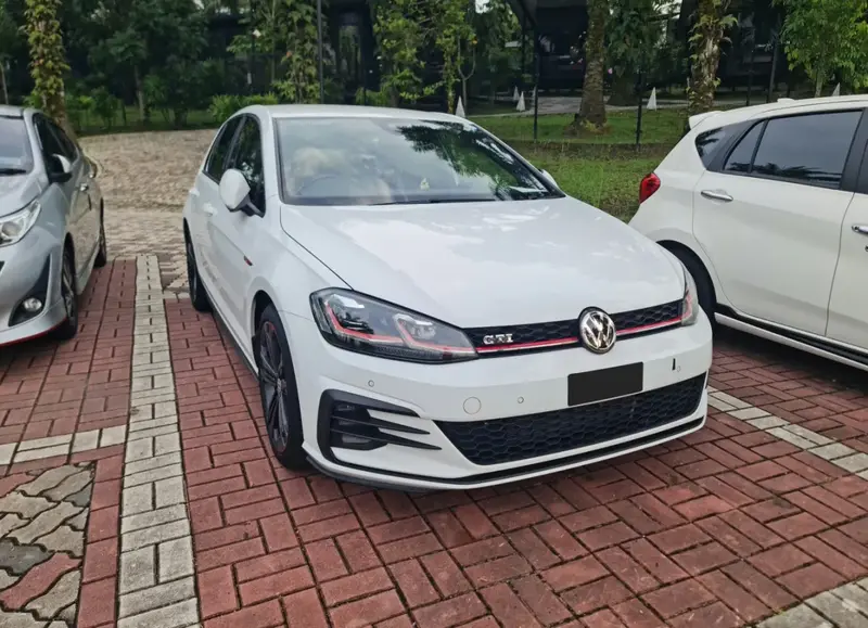 Volkswagen Golf - 3