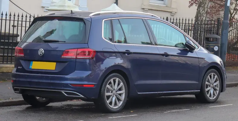 Volkswagen Golf - 2