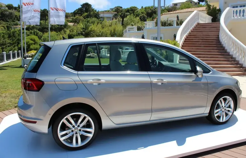 Volkswagen Golf - 4
