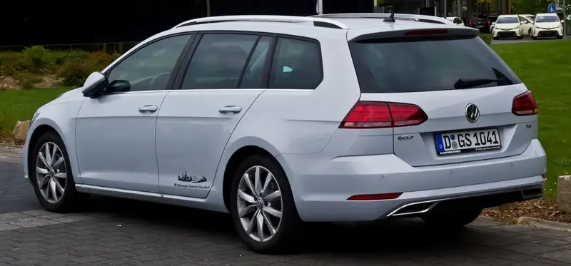 Volkswagen Golf - 2