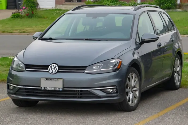 Volkswagen Golf - 3