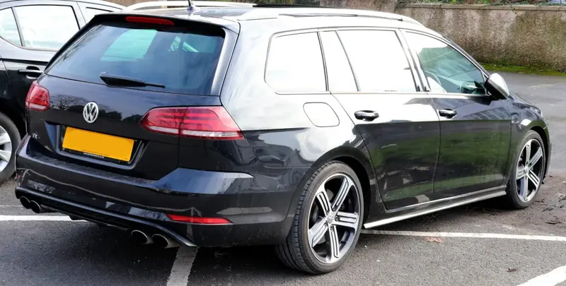 Volkswagen Golf - 6