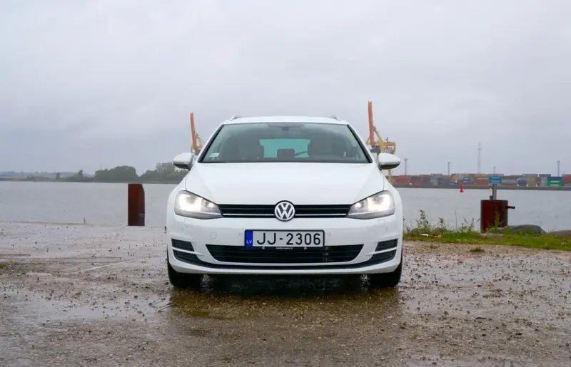 Volkswagen Golf - 3