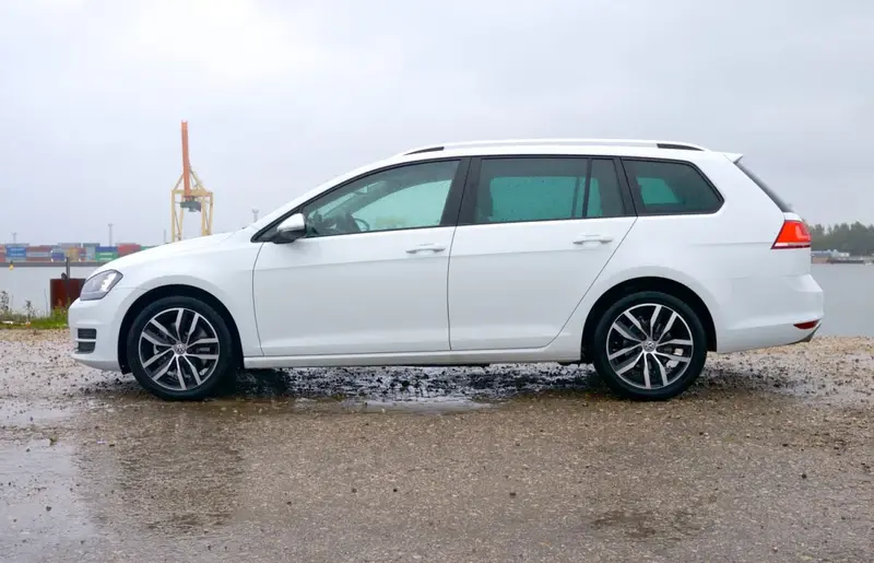 Volkswagen Golf - 4
