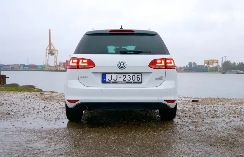 Volkswagen Golf - 5