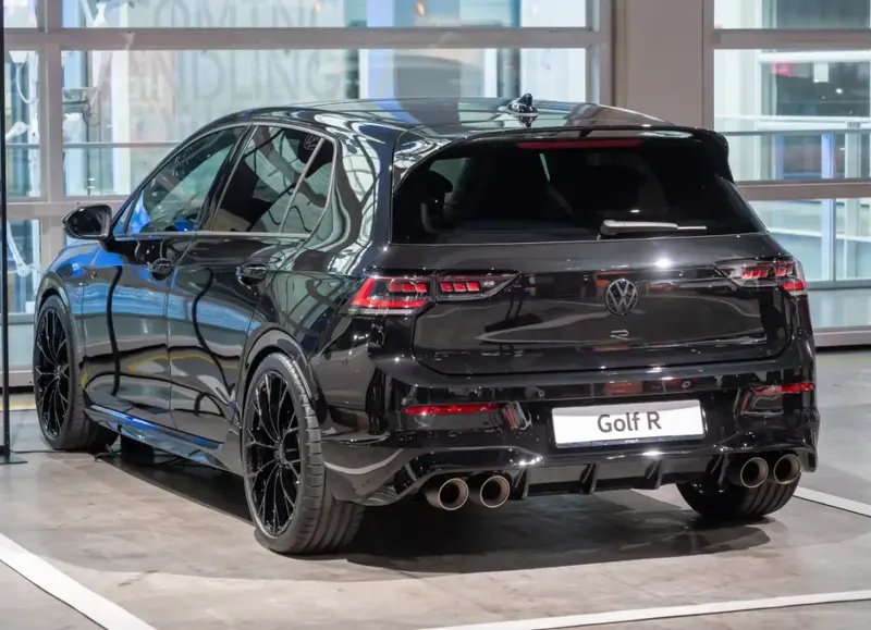 Volkswagen Golf - 6